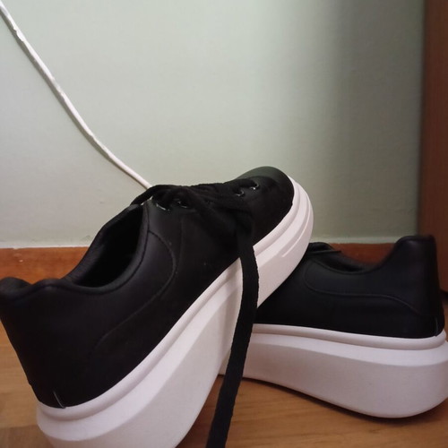 Unisex athletic shoes new, black, size 37