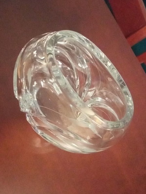 Crystal oval vase like new, 20 by 18 cm