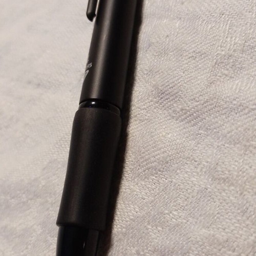 Multicolor pen with refills like new