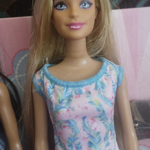 Barbie dolls set of 3, original Mattel dresses