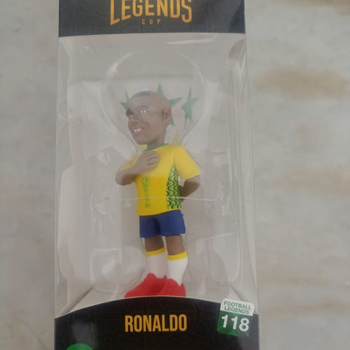 Minix Ronaldinho collectible figurine, pack of 8