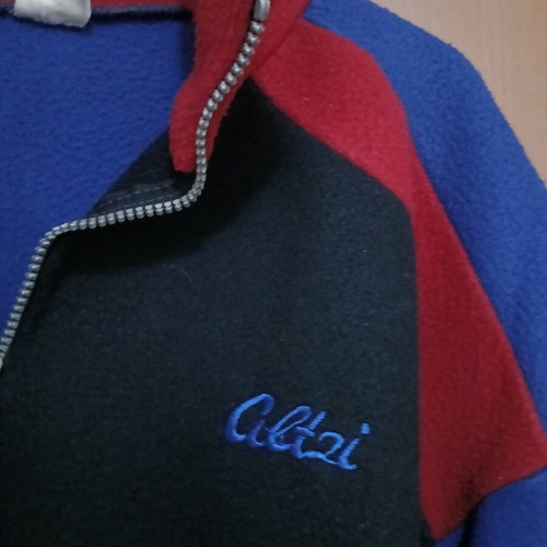 Sweatshirt with zipper, black blue red