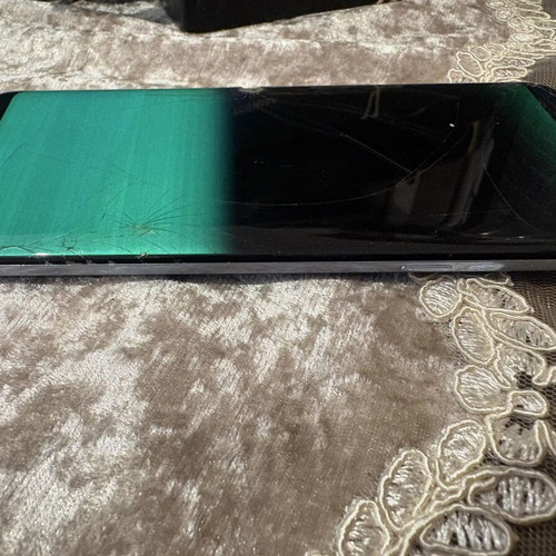 Samsung Galaxy S8+ 64GB smartphone used with screen damage