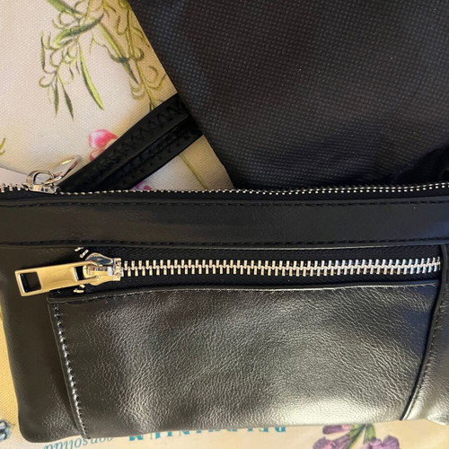 Sisley hand pouch new, black, synthetic leather