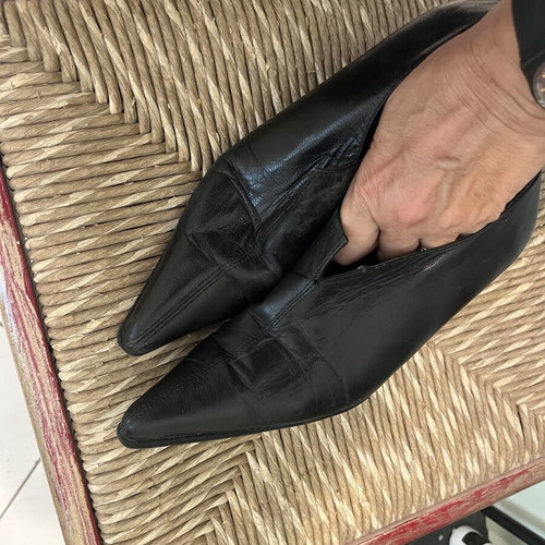 Leather ankle heel pumps size 38 black like new
