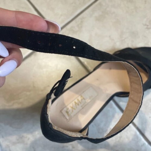 Famous Shoes high heels with square heel like new, black, size 36