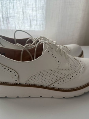 GoGo loafers used, white faux leather, size 38