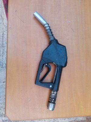 Fuel nozzle Φ20, AILE 11-A, curved aluminum, automatic with 3/4 connector