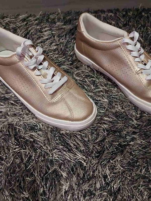 Γυναικεία sneakers h&m μεταχειρισμένα σε χρυσό χρώμα