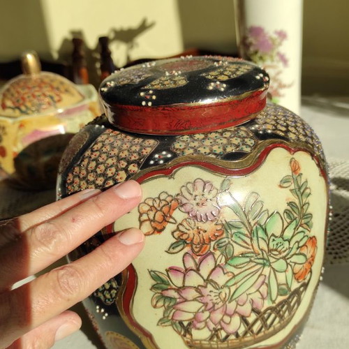 Japanese container and ashtray used, Royal hand painted Satsuma