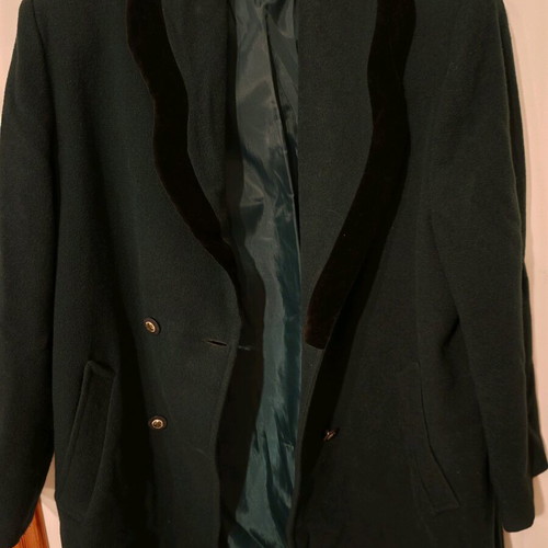 Women's coat like new, dark green, size 52