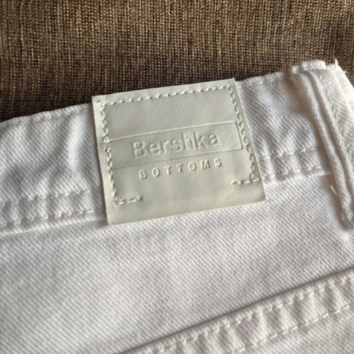 Bershka white high-waisted denim shorts like new, XS