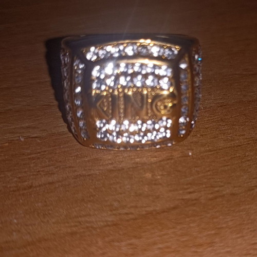 King ring new, gold color with diamonds