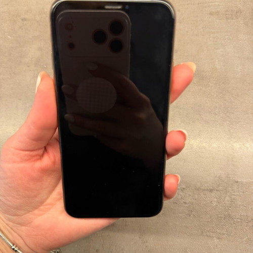 Iphone xs used, gold, 64GB, in very good condition