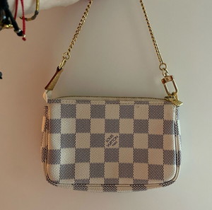 100% Authentic Louis Vuitton Damier mini pochette