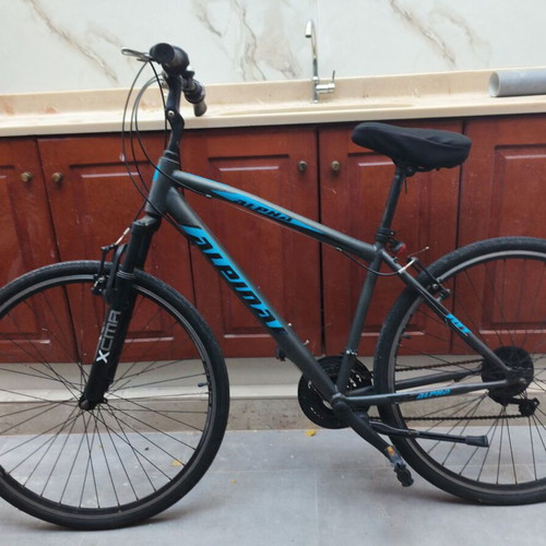 Trekking bicycle like new, blue, men's, with gears