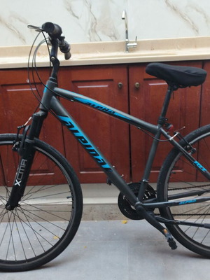 Trekking bicycle like new, blue, men's, with gears