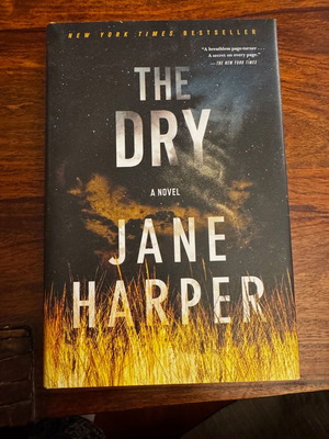 The Dry Jane Harper used English book