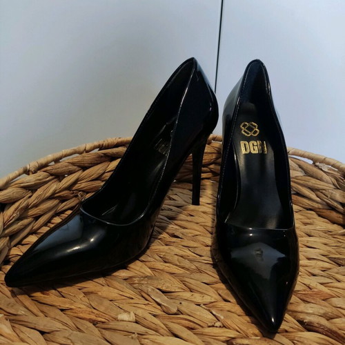 Trendyol black patent leather pumps size 40 new