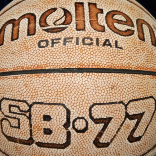 Molten SB-77 Vintage 1992 Basketball collectible used, made in Japan