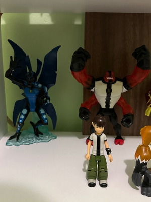 Ben10 figures set