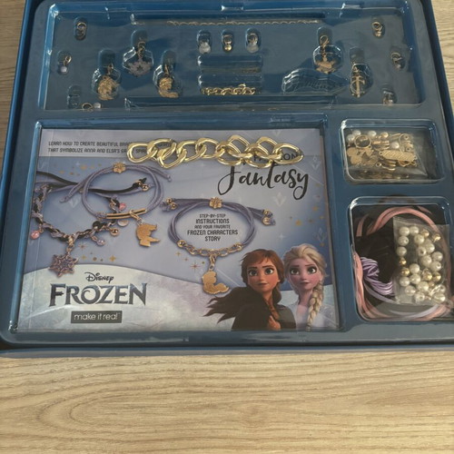 Make It Real Disney Frozen II Crystal Dreams jewelry bracelet set
