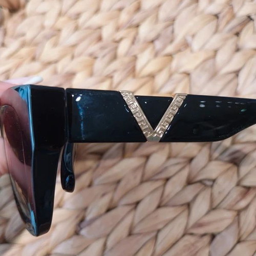 Sunglasses black with gold details new