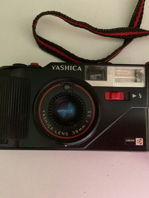 Yashica MF-3 Super vintage αναλογική φωτογραφική μηχανή με αυθεντική δερμάτινη θήκη σαν καινούργιο