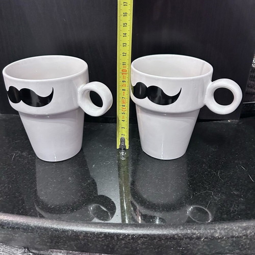 Mugs set of 2 like new