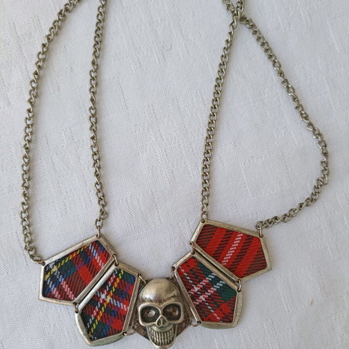 Metal necklaces used, pack of two pieces