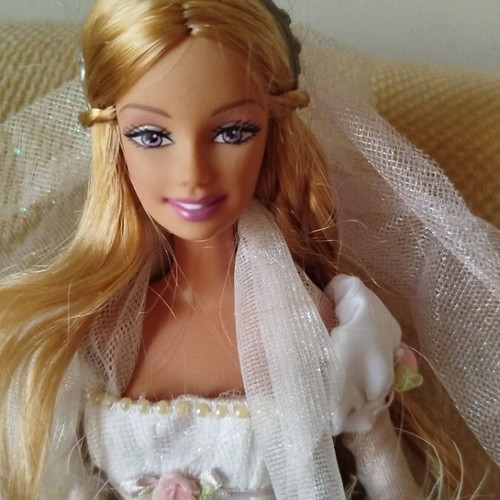 Barbie Rapunzel's Wedding doll like new with light mechanism
