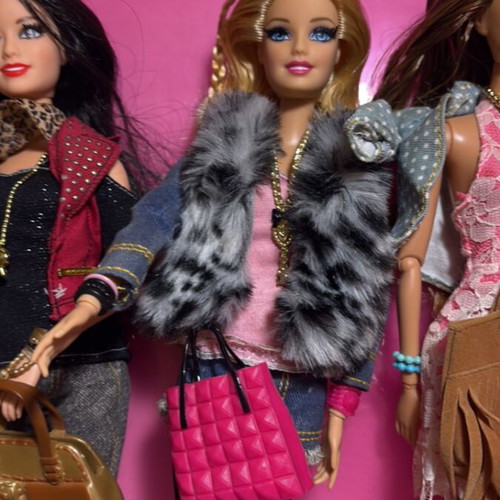 Barbie Glam Luxe Style Dolls like new, complete set