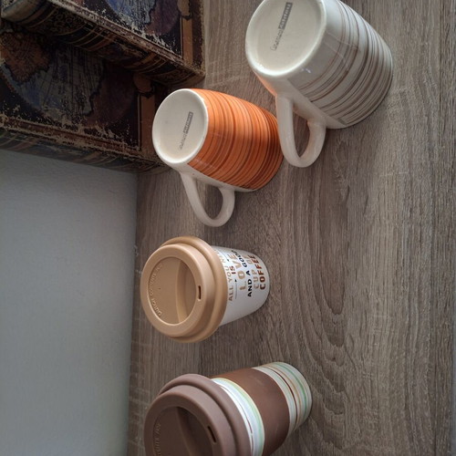 Coffee mugs used, set of 5, excellent condition