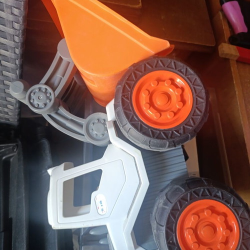 Lilly Tikes Tractor like new