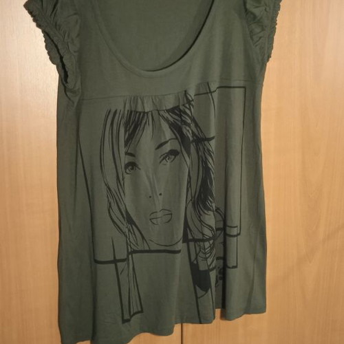 Summer T-shirt used, dark green, elastic fabric with original sleeves