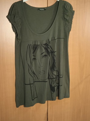 Summer T-shirt used, dark green, elastic fabric with original sleeves