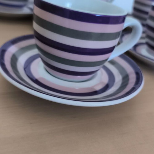 Porcelain tea or coffee cup set of 6 with saucers like new