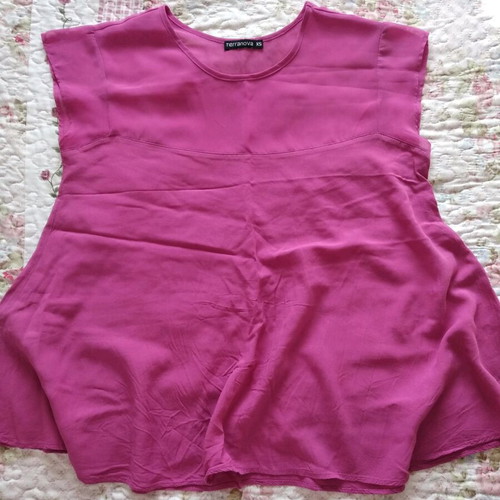Terranova short-sleeve top fuchsia like new with transparent detail
