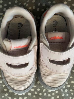 Adidas ροζ αθλητικά μεταχειρισμένα ν. 22
