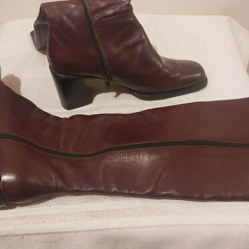 Women's Bordeaux leather boots size 41 used
