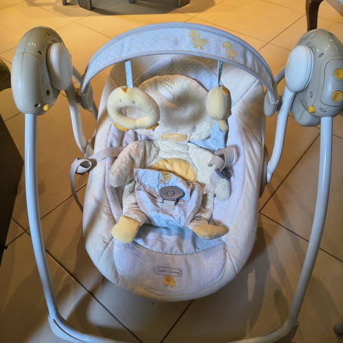 Bright Starts Comfort & Harmony Baby Electric Swing like new