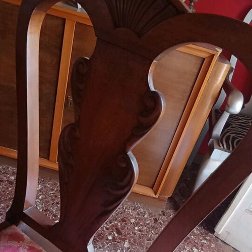 English antique dining table set like new with six chairs