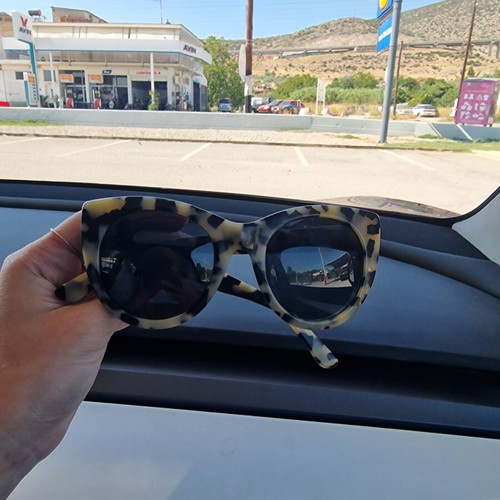 Women's sunglasses like new