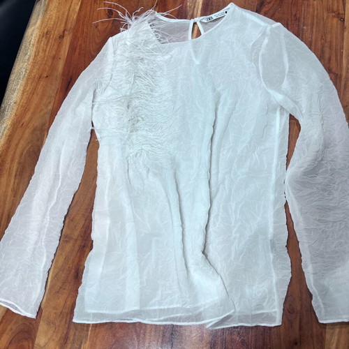 Zara shirt blouse with feather like new, white size M