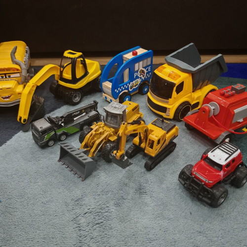 Children's toys used, various types