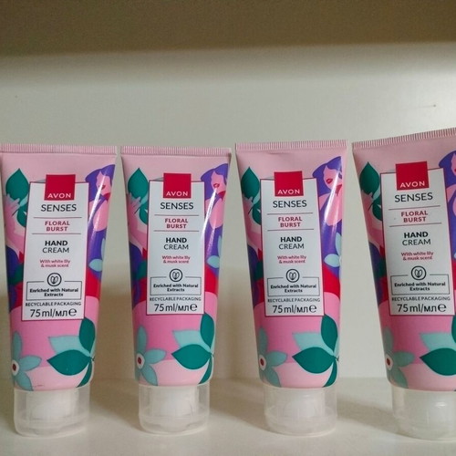 4 hand creams white lily and musk 14.50€
