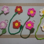 Daisy bookmark and keychain set handmade new