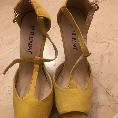 Yellow suede sandals like new, 14cm heel, size 37