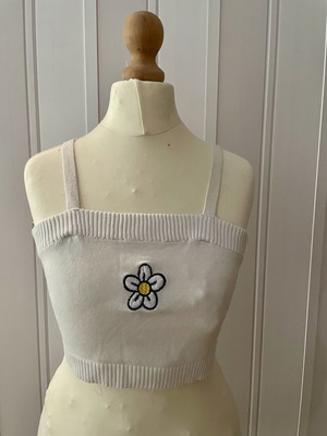 Shein summer top like new, synthetic wool with daisy detail