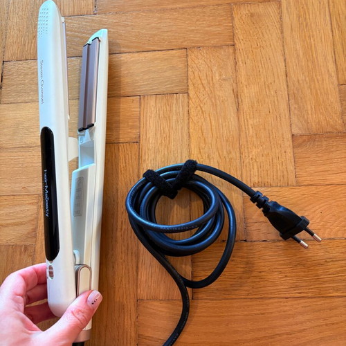 Hair Majesty Hair Straightener with Steam like new, model HM-4022